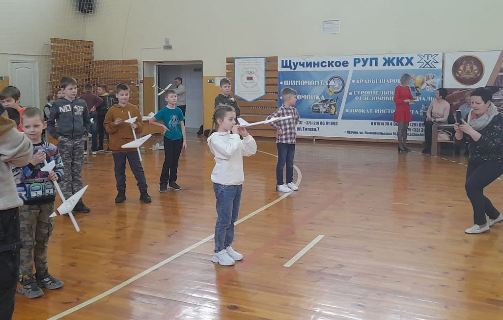 Областные соревнования по простейшим летающим моделям