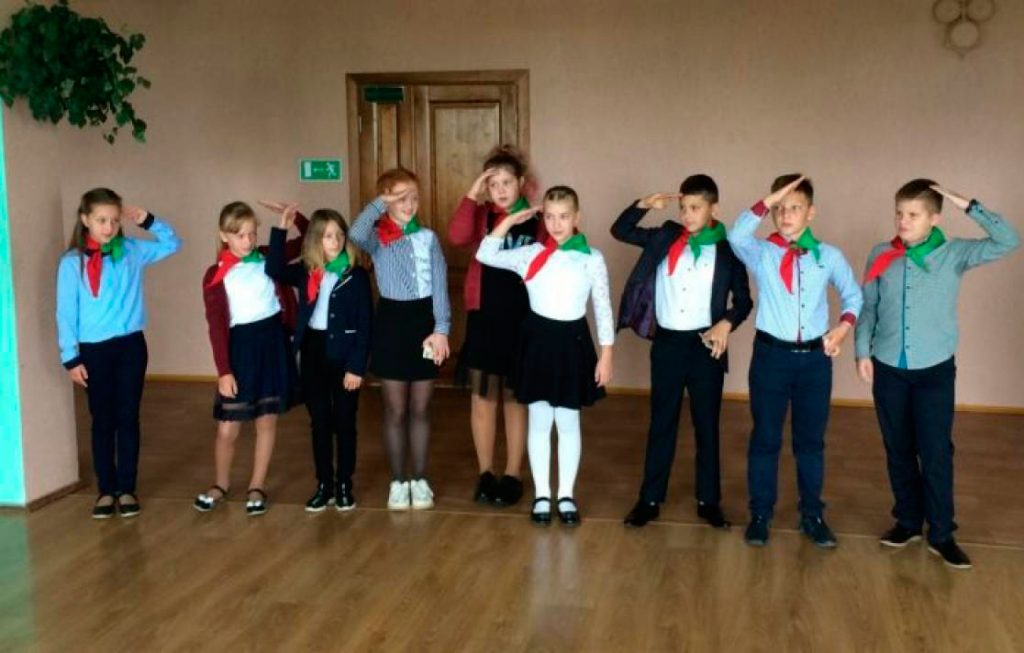 РИТУАЛЫ ЧЕСТВОВАНИЯ ГОССИМВОЛОВ МОГУТ ВВЕСТИ В БЕЛОРУССКИХ ШКОЛАХ И ДЕТСАДАХ